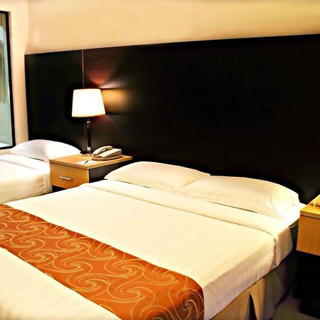 The Lake Hotel Tagaytay Tagaytay City Exterior foto